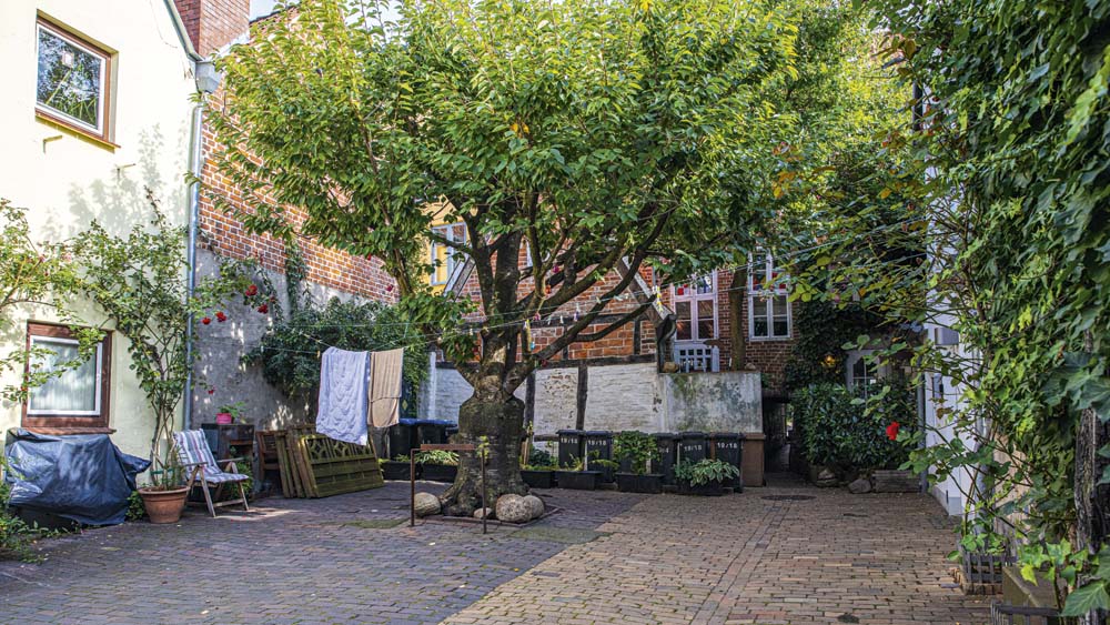 En av många innergårdar i Lübeck.