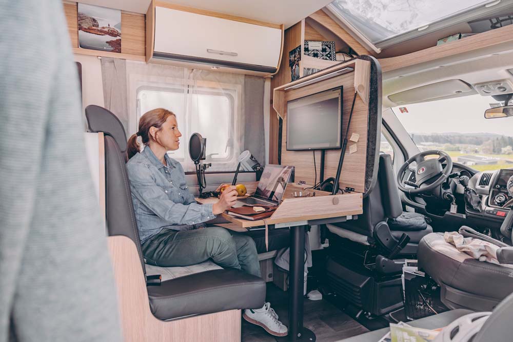 Sunlight home office on wheels