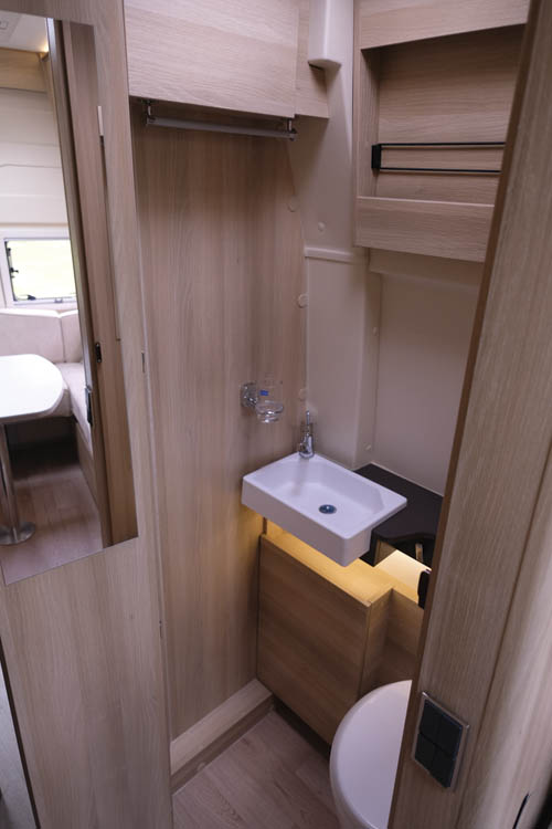 Dreamer Living Van badrum