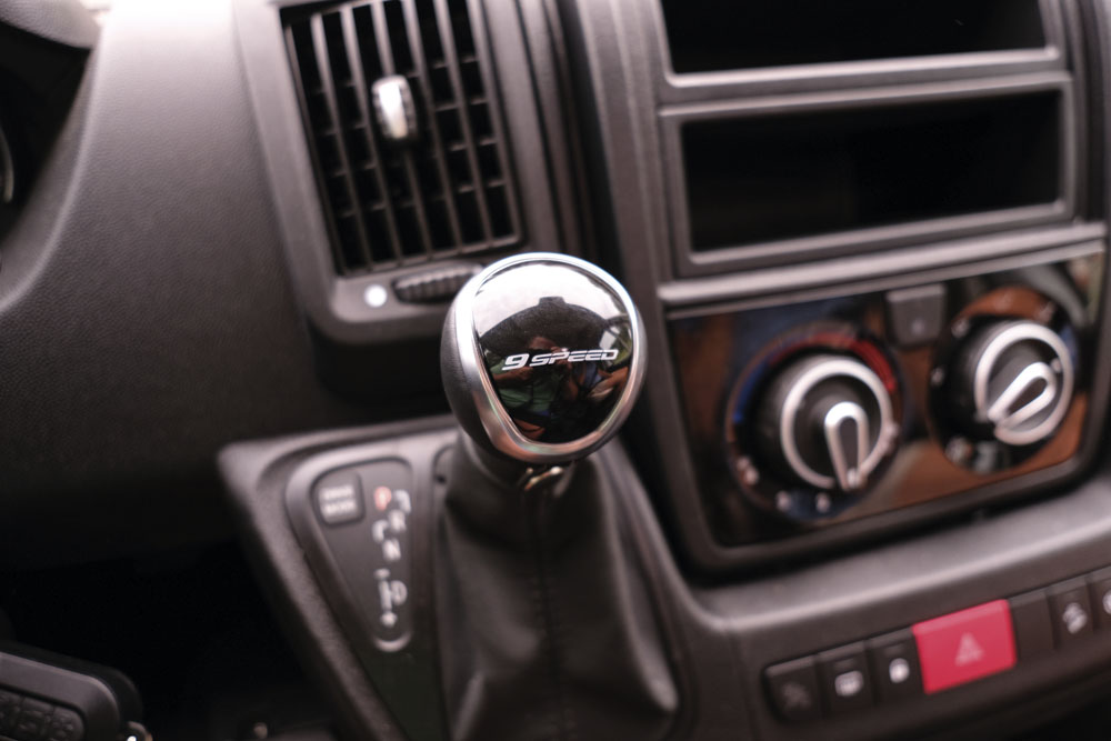 Adria Twin Axess 640 SL Fiat förarmiljö