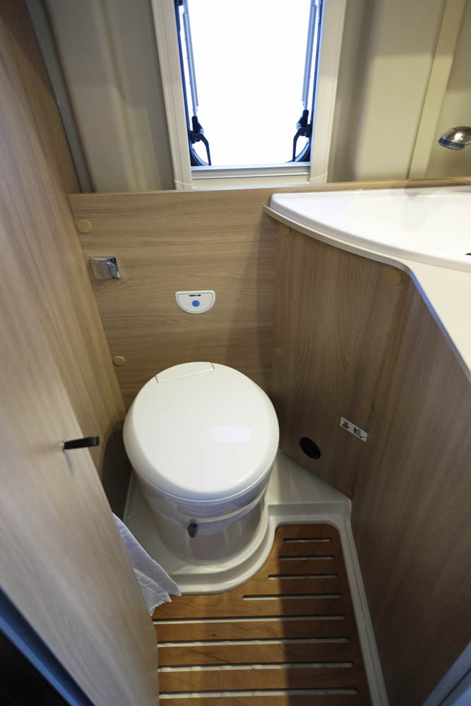 Laika Cosmo Van 6.4 badrum