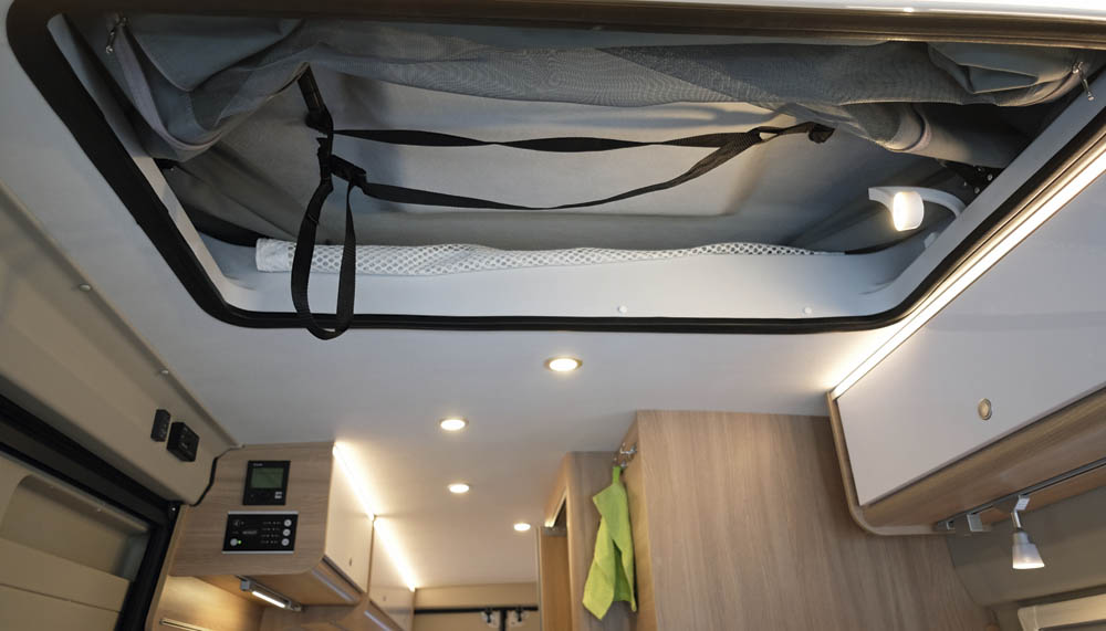 Laika Cosmo Van 6.4 lucka till popup-tak