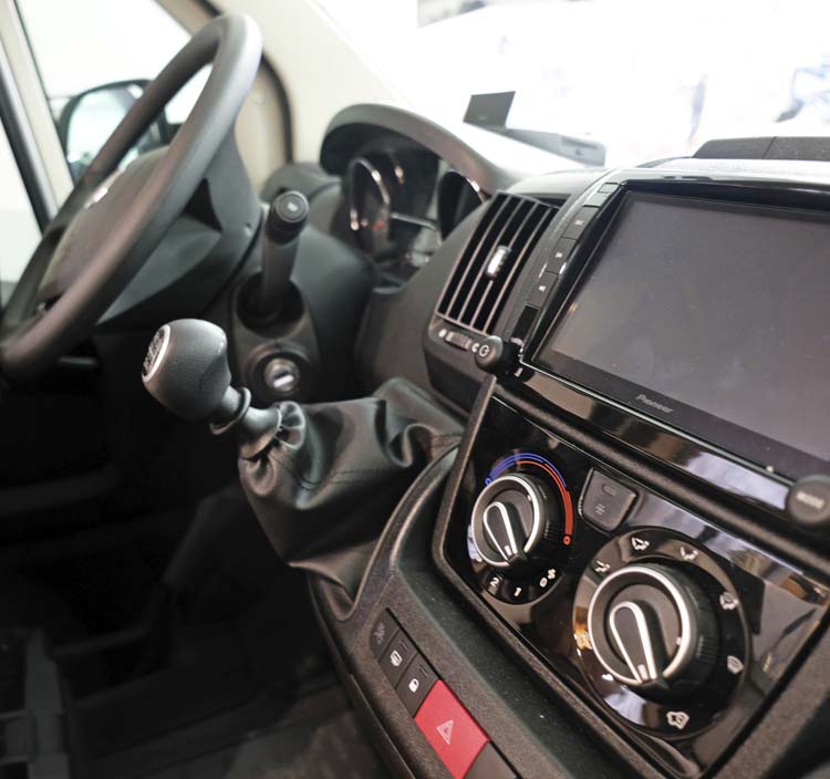 Weinsberg CaraSuite Edition Scandic 700 ME förarmiljö Fiat Ducato.