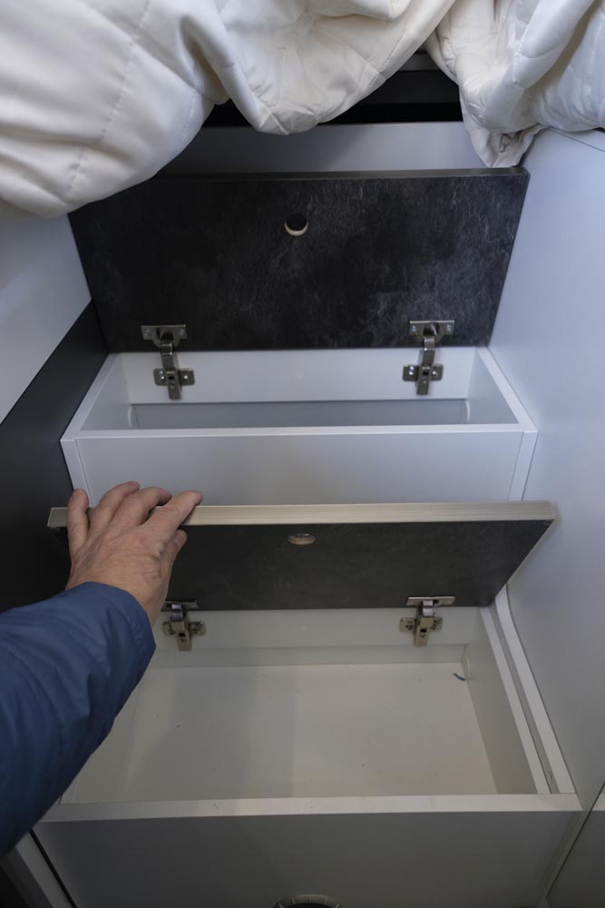 Pilote V600 J Pemium förvaring i trappa till säng