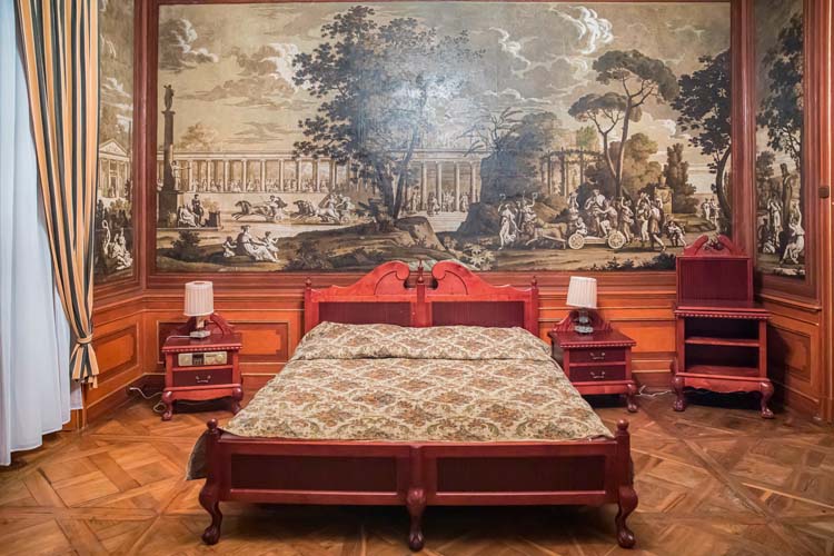 Slottet i Walewice går bra att besöka.