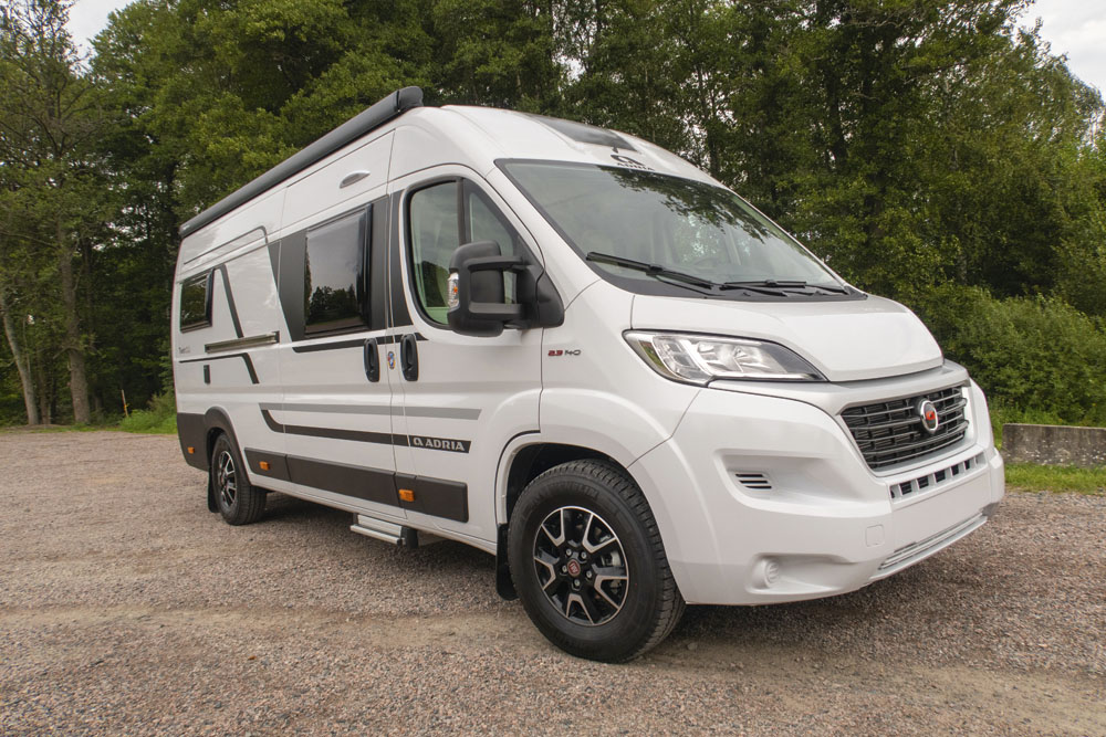 Adria Twin Axess 640 SL exteriört.