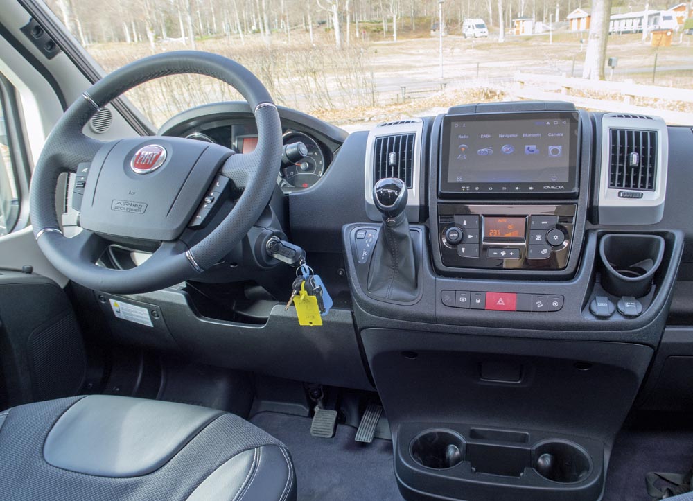 Pilote V600 J Pemium förarmiljö Fiat