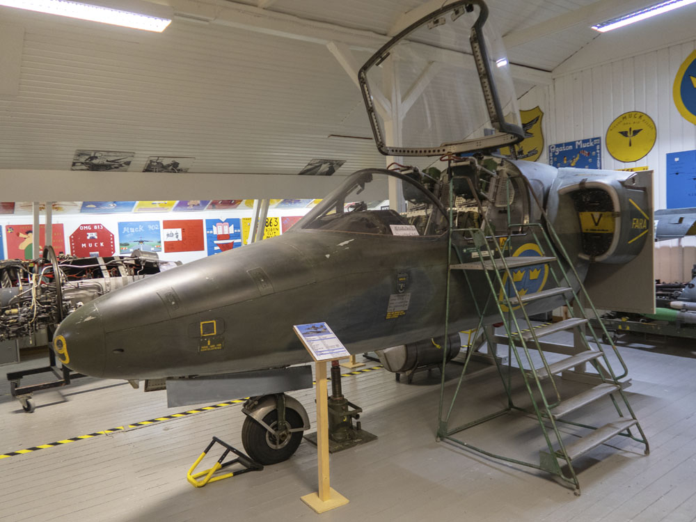 Gamla jaktplan kan ses på flygmuseet i Ljungbyhed.