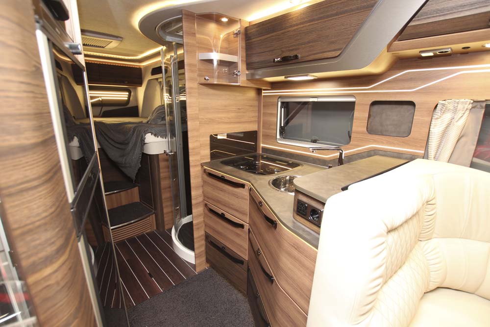 Knaus Sun I 700 LEG kök