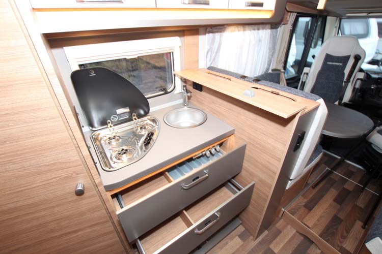 Weinsberg CaraCore 650 MF kök.