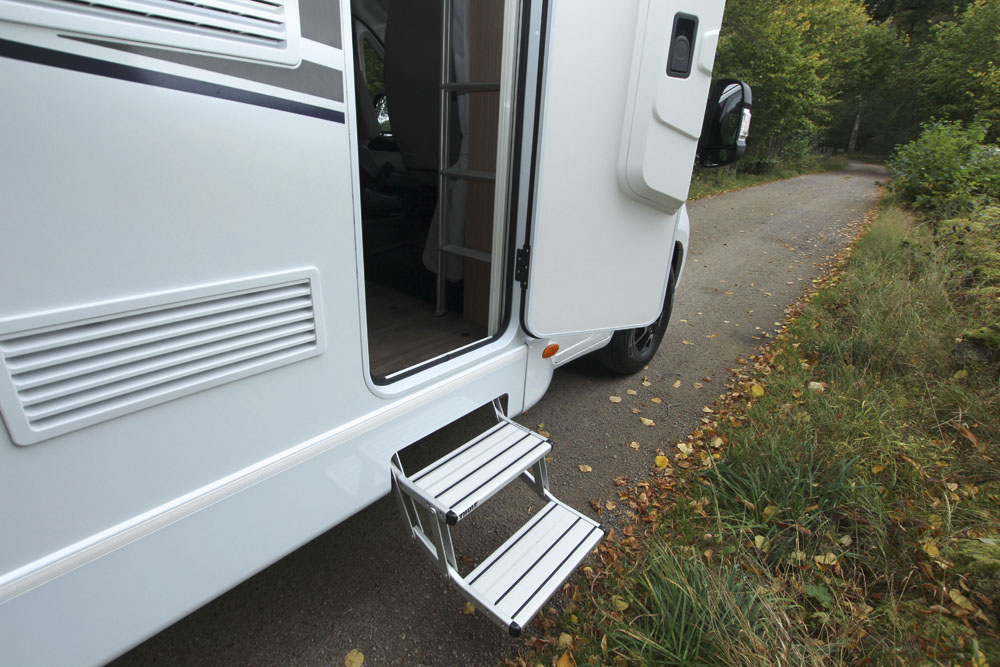 Carado A132 elektriskt fotsteg.