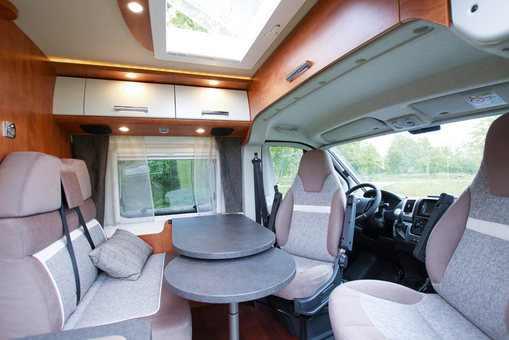 Carthago Van 640 LE dinett.