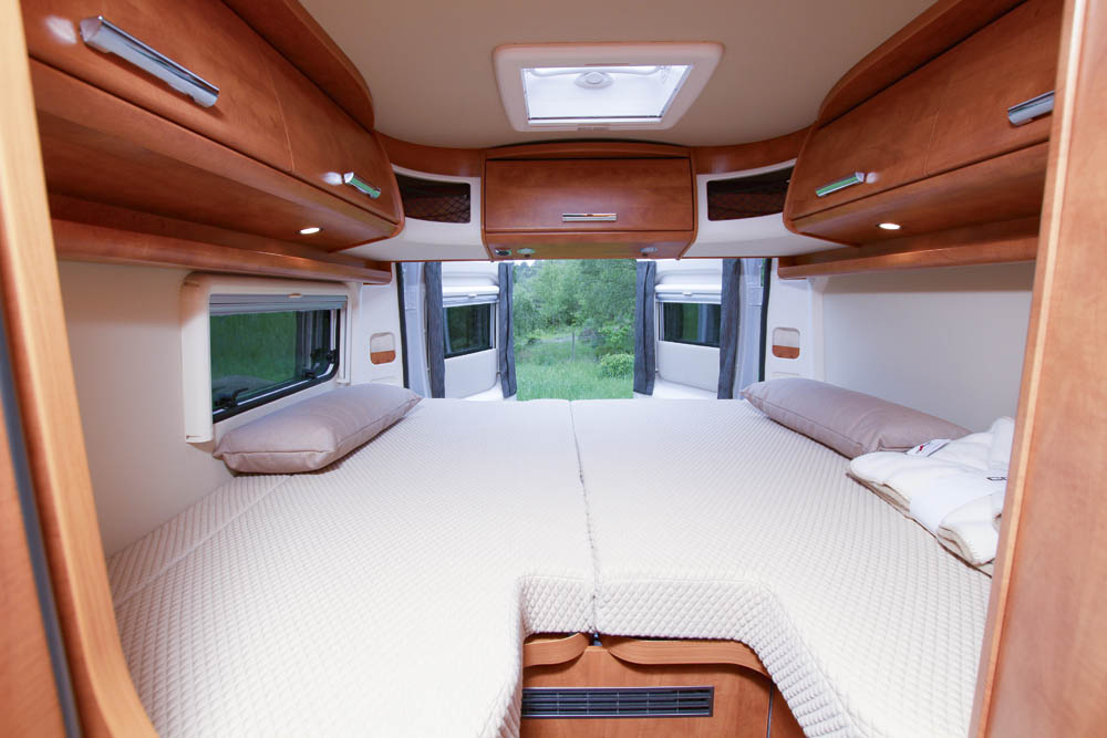 Carthago Van 640 LE sovrum.