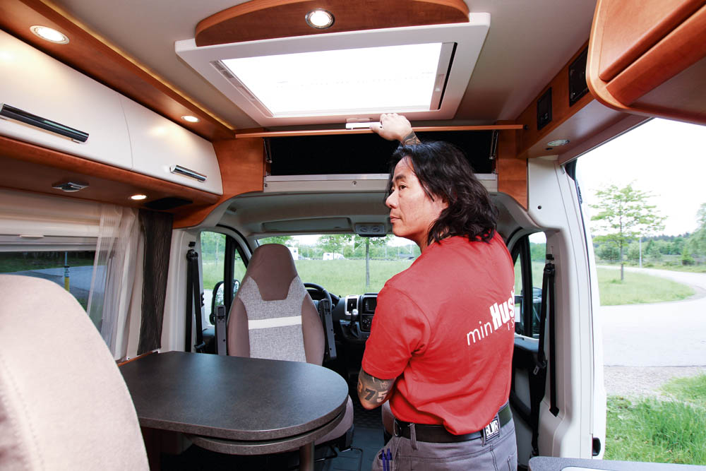 Carthago Van 640 LE dinett takfönster