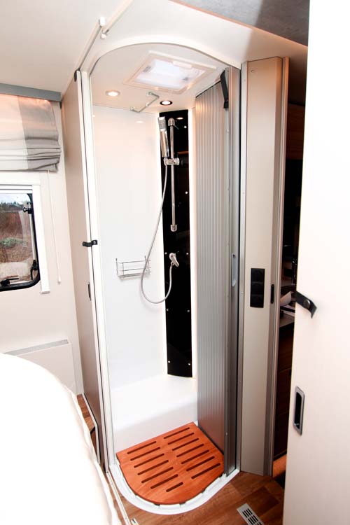 Duschen i Dethleffs Pulse T 7051.