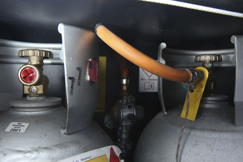 Gasolflaskor munstycken.