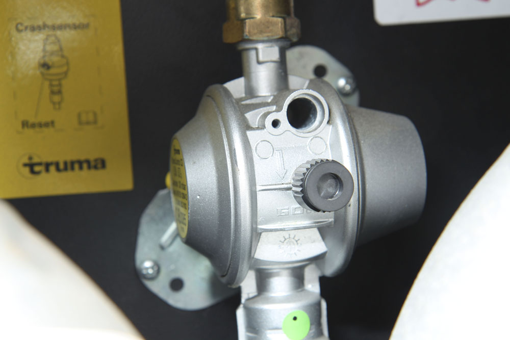 Reduceringsventilen säkerställer att rätt mängd gasol lämnar flaskan. Var mycket uppmärksam på vilket maxtryck som bodelens alla gasoldrivna enheter har och att du har rätt ventil.