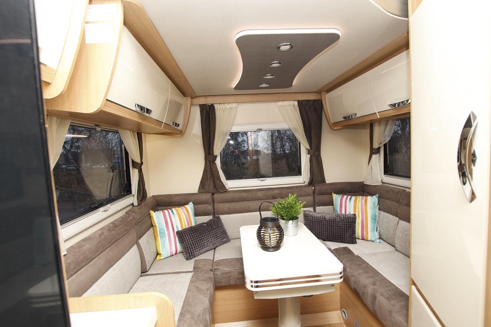 McLouis MC4 330 U-soffa bak