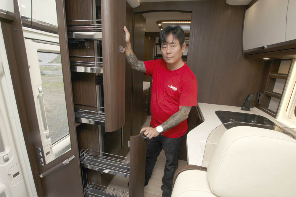 Morelo Palace 88 LB förvaring kök.