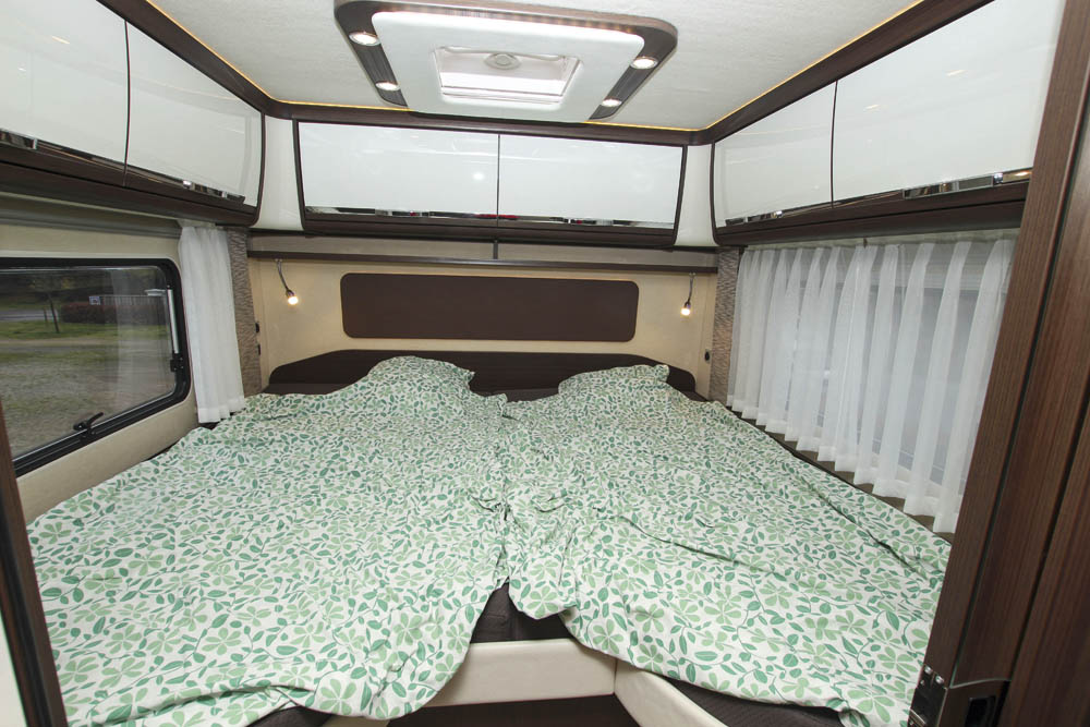 Morelo Palace 88 LB sovrum. Höga långbäddar.