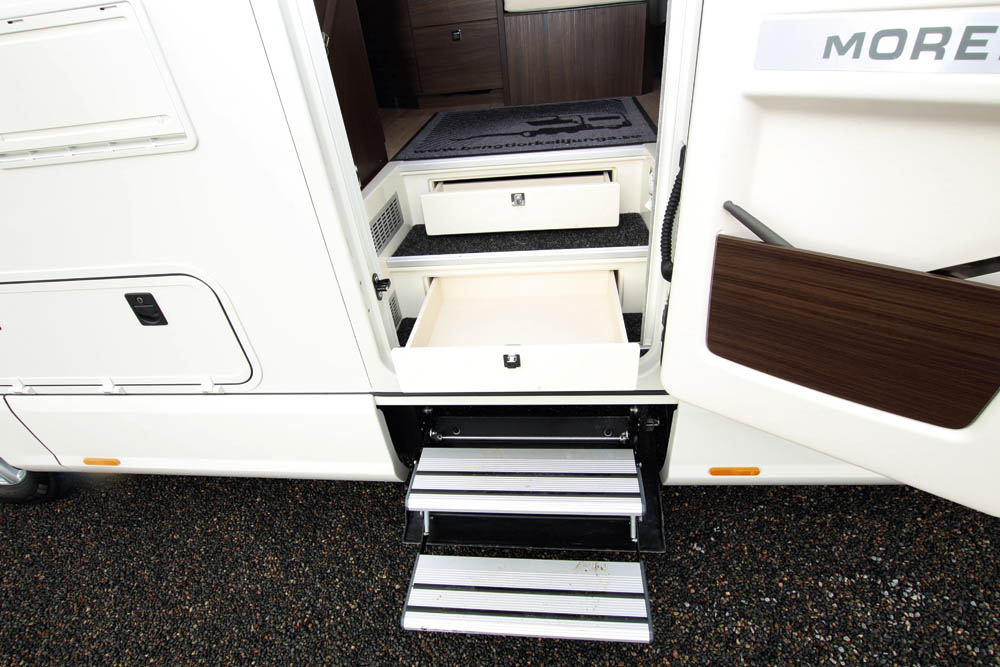 Morelo Palace 88 LB instegstrappa.