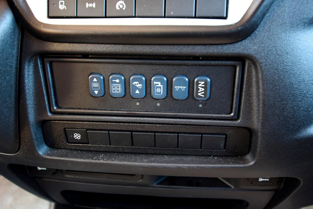 Niesmann+Bischoff Flair 880 BE reglage förarmiljö Iveco.