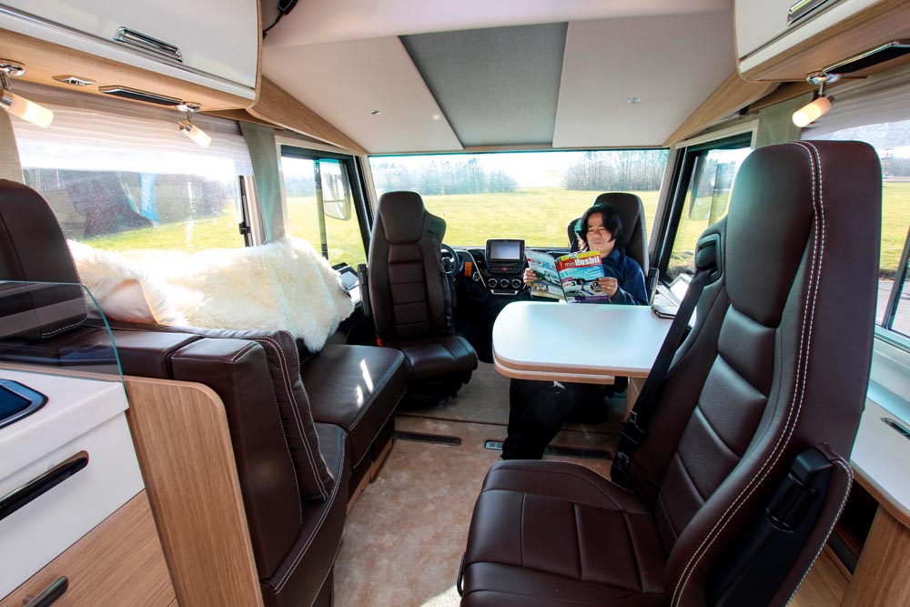 Niesmann+Bischoff Flair 880 BE dinett