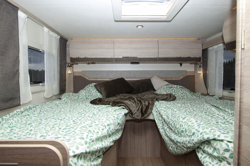 Rapido C55 höga långbäddar.