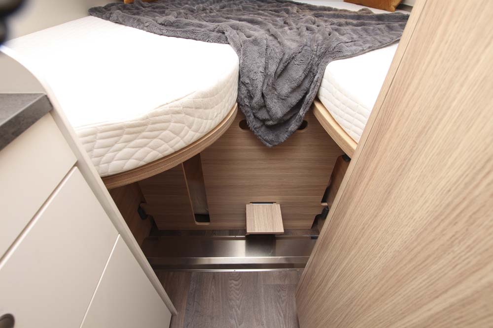 Sunlight Cliff 640 trappa till säng