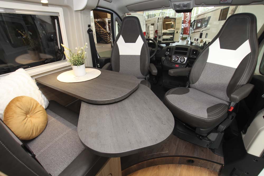 Sunlight Cliff 640 dinett