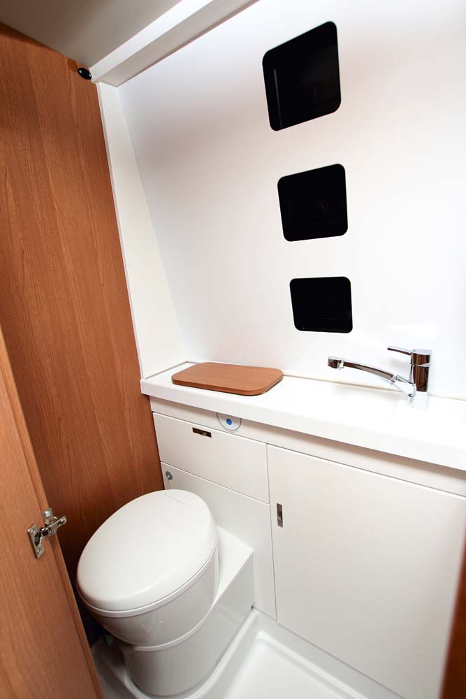 Weinsberg CaraBus 600 MQ badrum