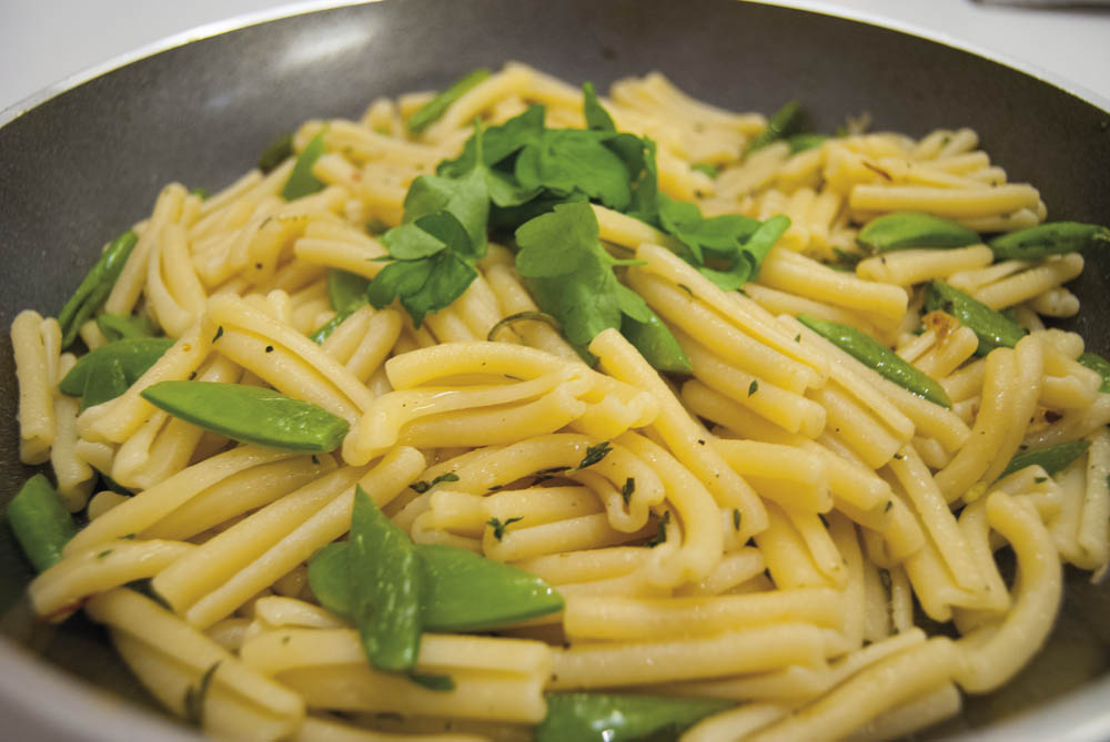 Pasta med grönsaker och örter