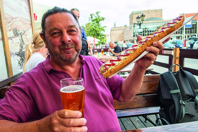 Zapiekanki, polsk pizza som är väldigt lång.