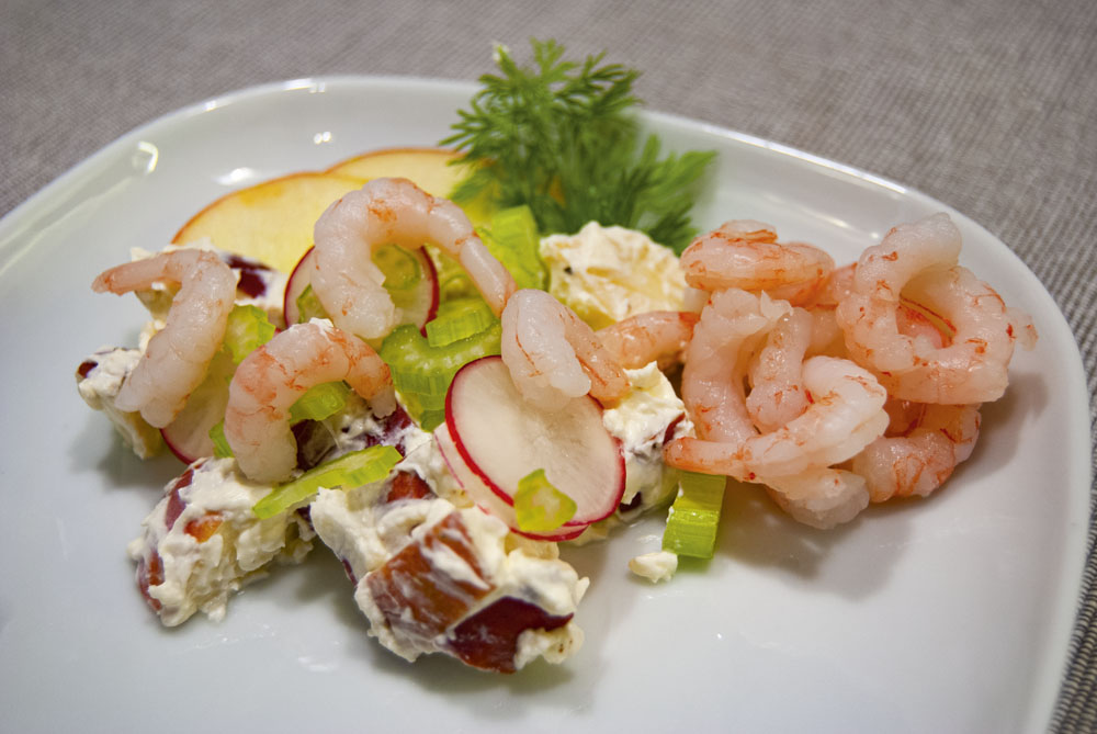 Räkor med pepparrot och rädisor
