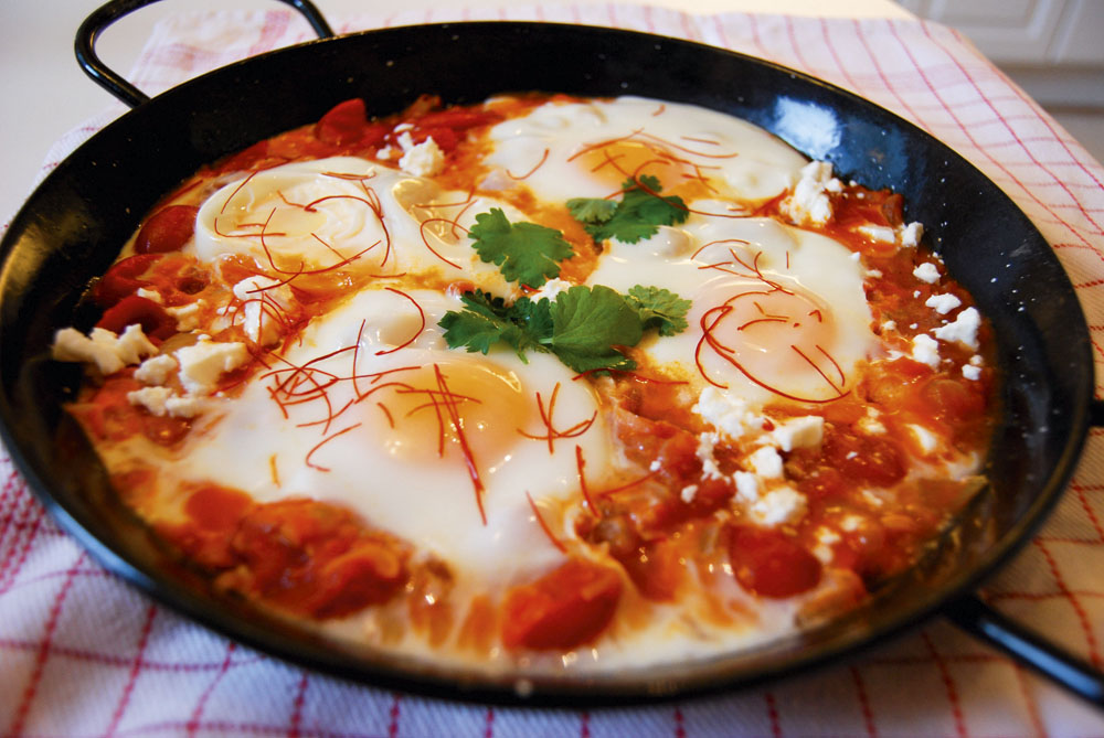 Shakshuka med ost och tomater.
