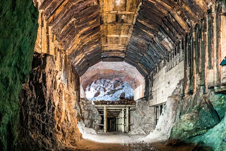 De underjordiska gångarna i Osówka.