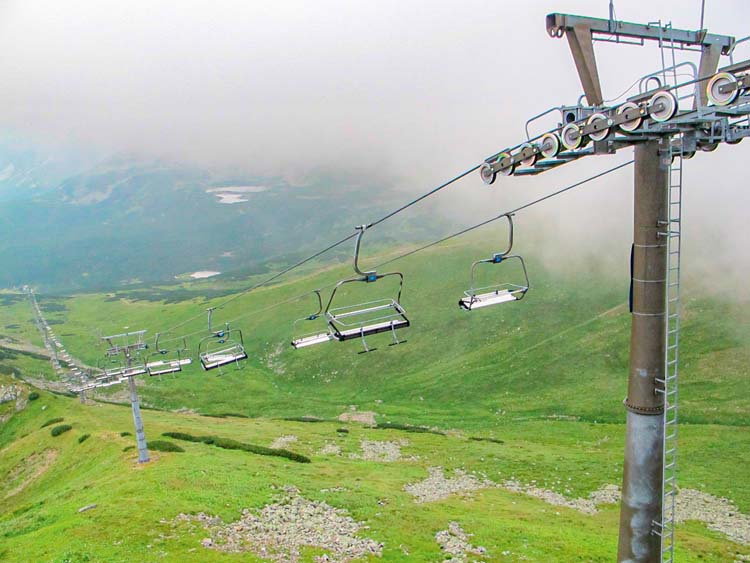 På vintern åker man skidor och på sommaren är det utsikten som lockar vid Kasprowy Wierch.